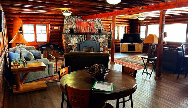 Willow Flowage Home w/wd, firepit, dock, sleeps 11