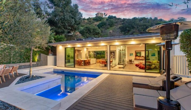 Willow Glen - Hollywood Hills Multi-Level Villa with Elevator, Theater & Pool