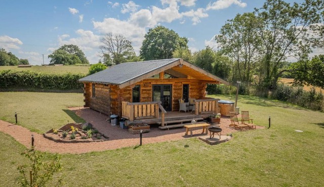 Willow - Tedstone Log Cabins