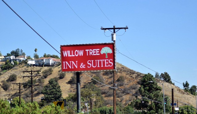 Willow Tree Inn & Suites