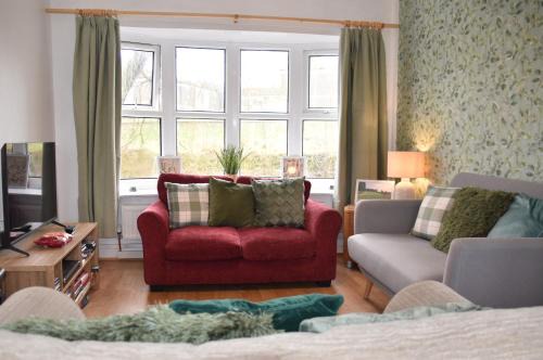 Willow View- Family & Dog-Friendly Holiday Home with Garden, Wifi And Parking, Newton Aycliffe