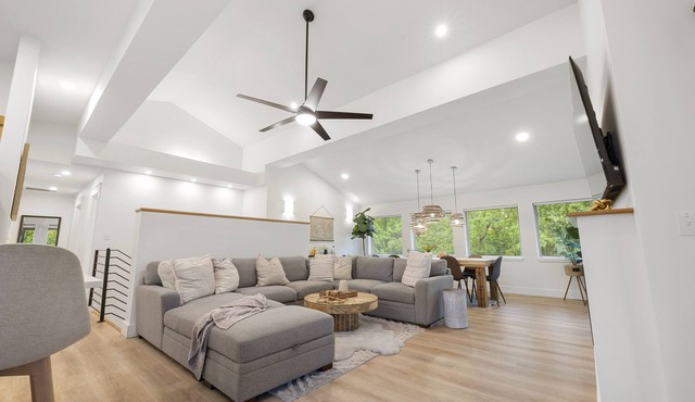 Willow - Waterfront 6BR Estate - Branson’s Best Kept Secret