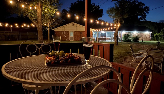 Willow Way - Cozy Brick Home with Outdoor Oasis