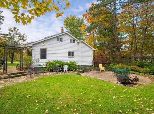 Willow Woods Retreat - Farmhouse - Patio & Nature