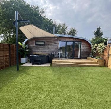 Willowbrook Luxury Log Cabin with private hot tub