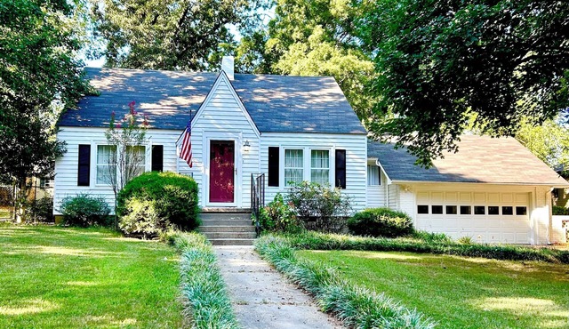 Willows Cottage - Charming Home in Paragould