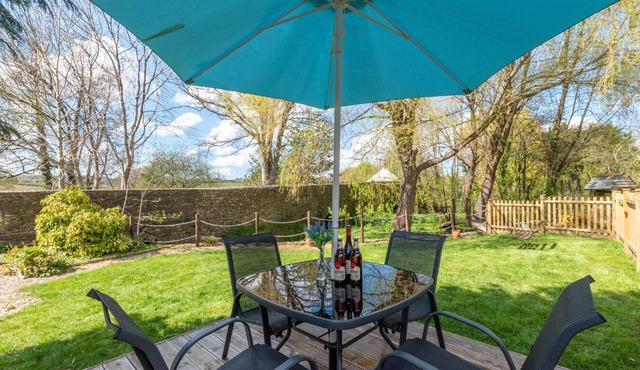 Willows Cottage - Two Bedroom House, Sleeps 4