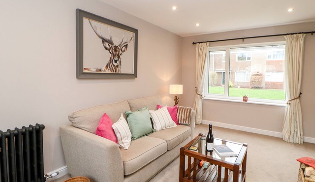 WILLOWS, pet friendly, with open fire in Corbridge