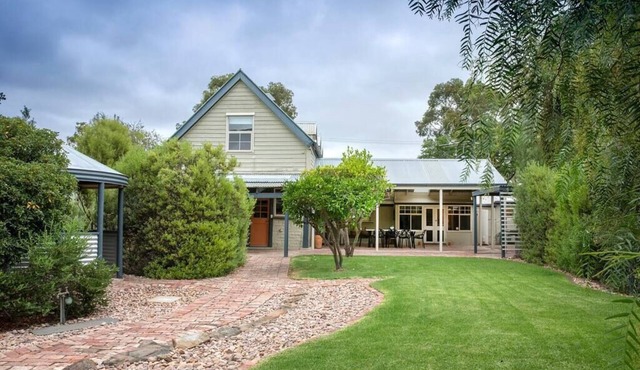 Willunga Cottage- Sleeps 6, Pool