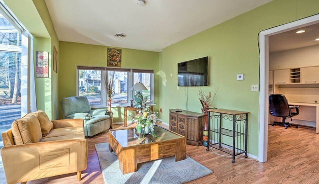 Wilmington Apartment - Close to Hiking & Dtwn