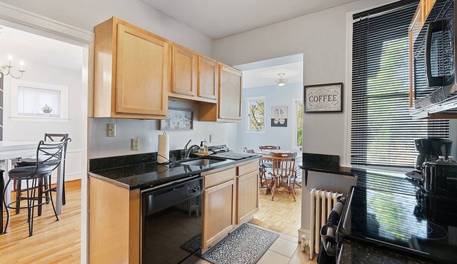 Wilmington Classic Home 💎 King Bd, Smart Tvs