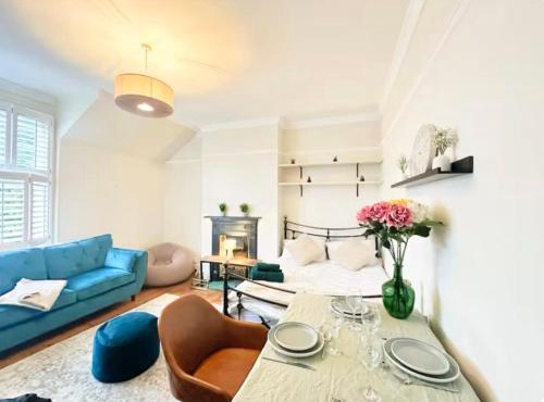 Wimbledon Area Apartment