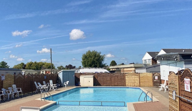 Winchelsea Coastal Holiday Home Close to Pool & Beach