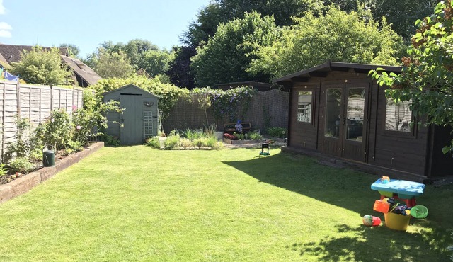 Winchester 3 Bedroom Cottage + Large Garden w/Office - Opposite 5-Star Farm Shop