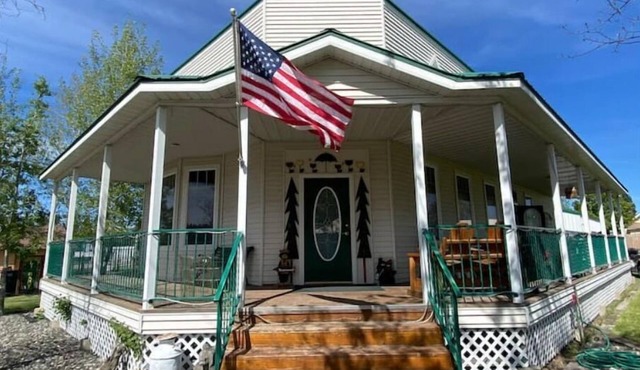 Winchester Idaho Lake House RELAX Pool Games FUN Getaway Fish Hunt Hike Sleeps 8