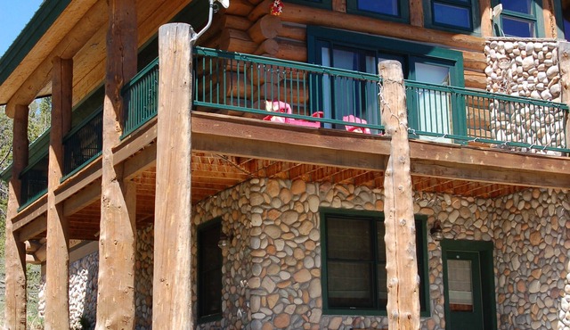Wind River Mtns - Luxury Log Cabins at White Pine Ski Resort