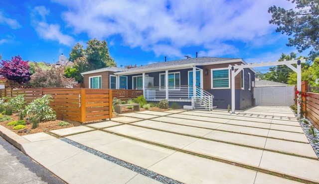 Windansea Family Retreat - a beautiful 3bd fully renovated home walking distance to the beach.
