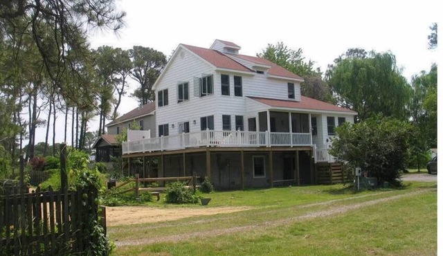 Winder Station - 3BR Waterfront home w/walking path to Kayaking ,NO LINENS