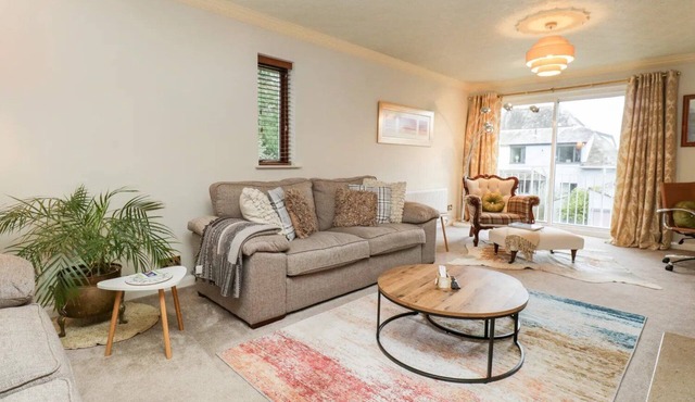 Windermere house with Lake View, 3 bed 3 bath, dog friendly with ample parking