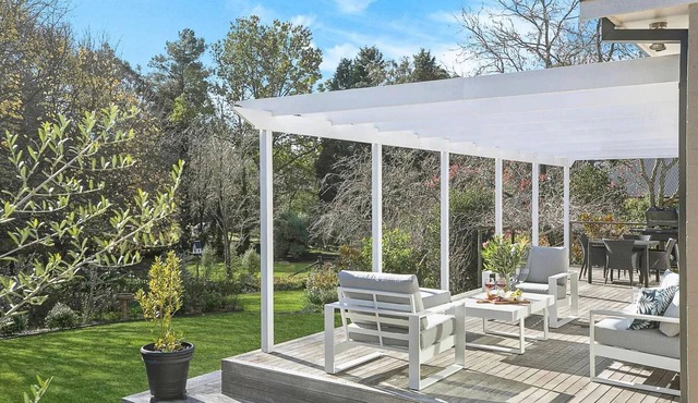 Windermere – stunning and garden setting