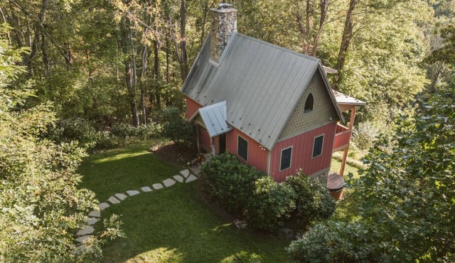 Windfall Farm Aut Cottage