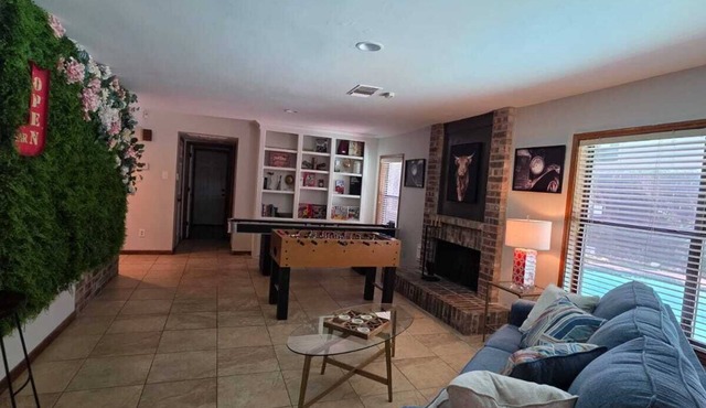 Winding Hollow : Spacious 5-bedroom house in tranquil Arlington