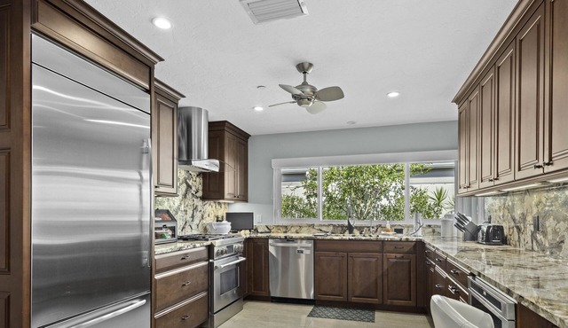 Winding Oaks #28: Condo on Longboat Key by RVA