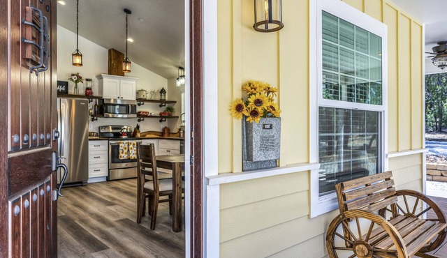 Windmill Cottage - Peaceful & Quiet on 5 acres