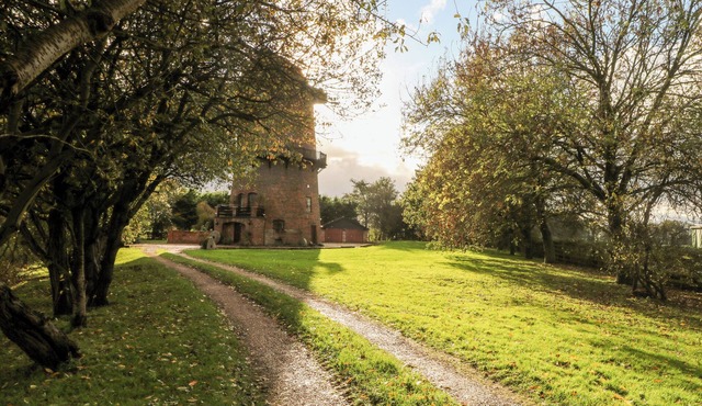WINDMILL ON THE FARM, family friendly, with a garden in Burscough