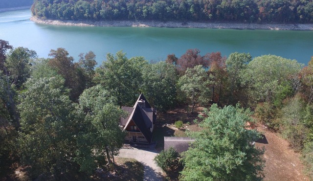 Window Lake, Glass View of Lake Cumberland, Minutes to Safe Harbor Marina