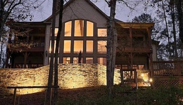 Windows on Wedowee: Lakefront Luxury Private 4 BR/3.5 BA House w/2-Level Dock