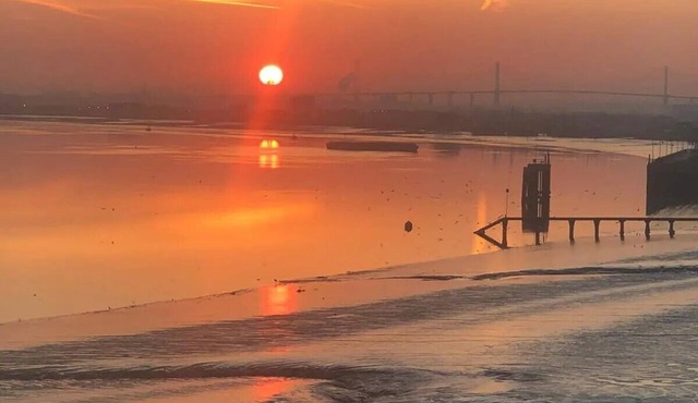 Windrush Court · Stunning Penthouse With River Views Near Erith Stn - Pass the Keys