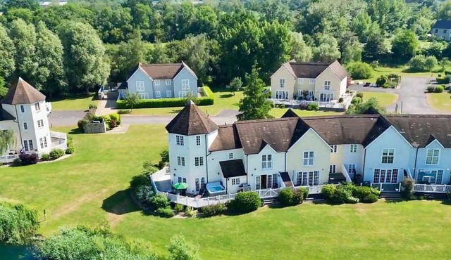 Windrush Lake 80/81, Waterlow Lodge (P)