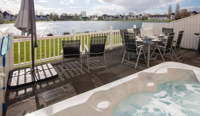 Windrush Lake 82, Puffin Lodge (P)