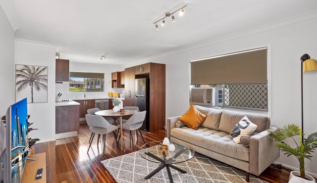 Windsor Cosy 2-Bedroom Unit in Quiet Neighborhood