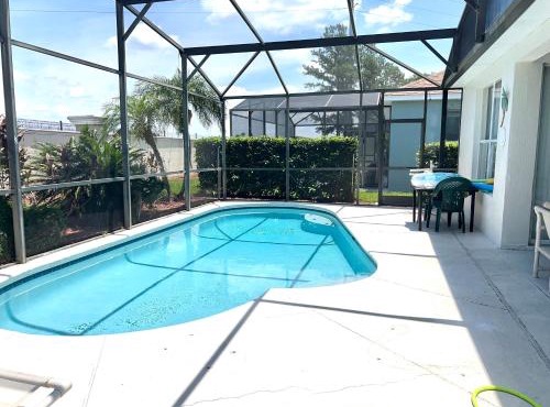 Windsor Palm Resort 3 miles to Disney 4 Bedrooms