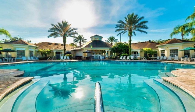 Windsor Palms Mickey's Ohana Villa, 3 mi to Disney!