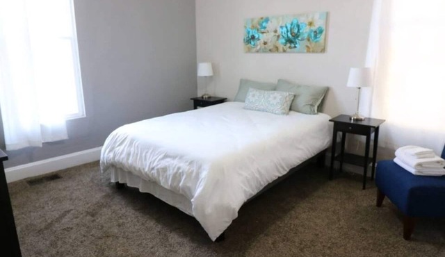 Windsor Park Pad apt 2 min to Mass Ave With AC