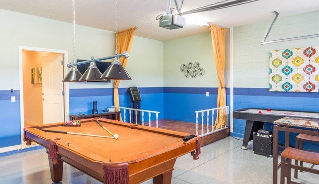 Windsor Westside Resort 7 Bedroom Home with Game Room