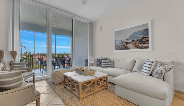 Windward at Regatta - Modern vacation destination!