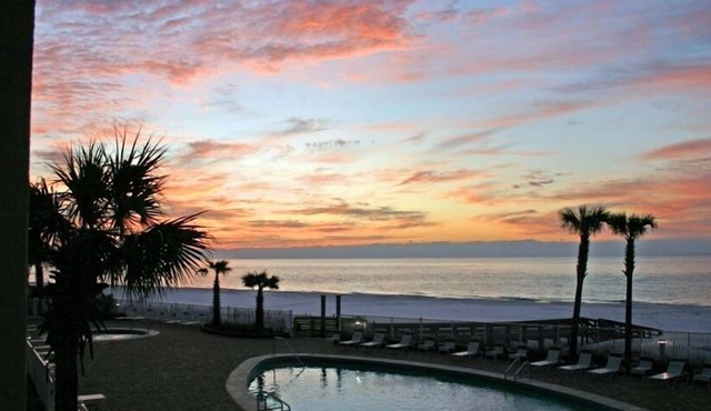 Windward Pointe 206/Huge Balcony/Corner Unit/Beach Front/See Our Reviews