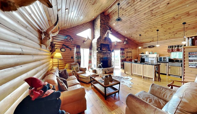 Windy Acres | Dog Friendly + Hot Tub & Great Views!