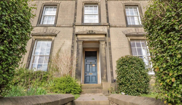 WINDYRIDGE, pet friendly, character holiday cottage in Settle