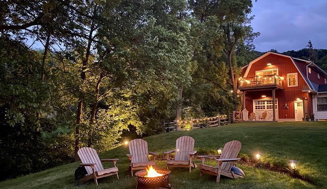 Wine Country farmhouse loft, breakfast included