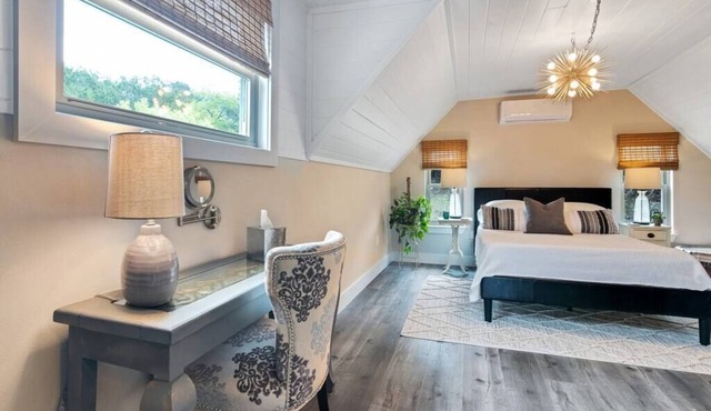 Wine Country Cottage on 5 AC - Very Private Couples Getaway!