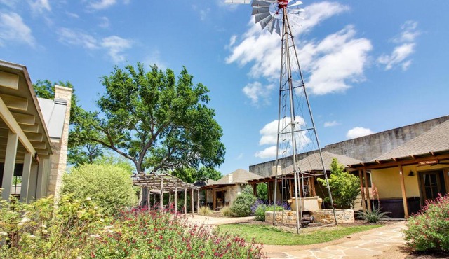 Wine Country Cottages on Main