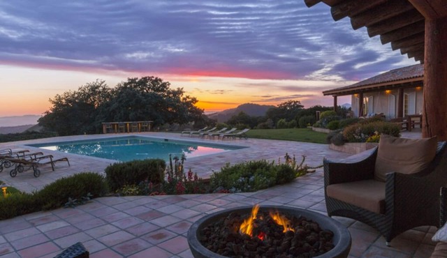 Wine Country Escape: Luxury Estate, Pool, Sauna, Steam, Spa, Views, 5+ Bedrooms