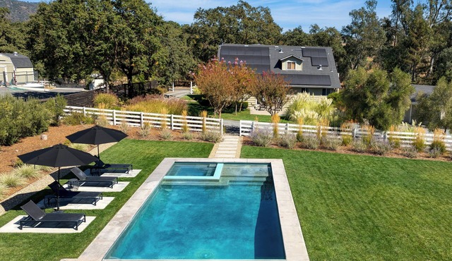 Wine Country Estate by AvantStay | Pool, Spa, Barn