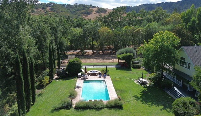 Wine Country Estate: Exceptional Private Location, Year-round Pool, Spa, Bocce