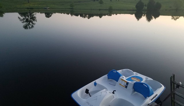Wine Country Farmhouse Private Lake! kayaks Fire Pit! On The Wine Trail!